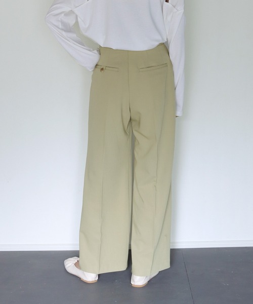 CLEIO（クレイオ）の「【CLEIO】ツイルストレートタックパンツ（その他パンツ・レディース・ベージュ/アイボリー・S/M）」の4枚目の写真