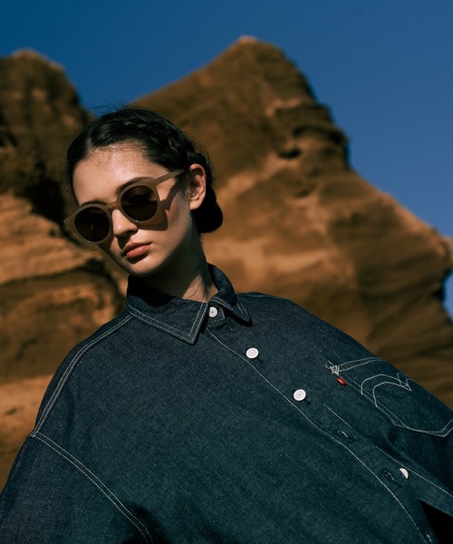 Levi's（リーバイス）の「Levi's(R) RED デニムシャツ MIDNIGHT HOURS（シャツ/ブラウス・レディース・ダークインディゴブルー・XS/S/M）」の2枚目の写真