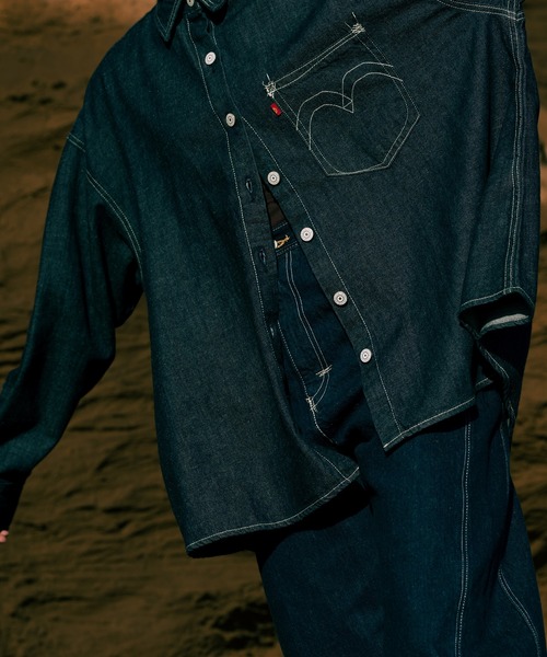 Levi's（リーバイス）の「Levi's(R) RED デニムシャツ MIDNIGHT HOURS（シャツ/ブラウス・レディース・ダークインディゴブルー・XS/S/M）」の3枚目の写真