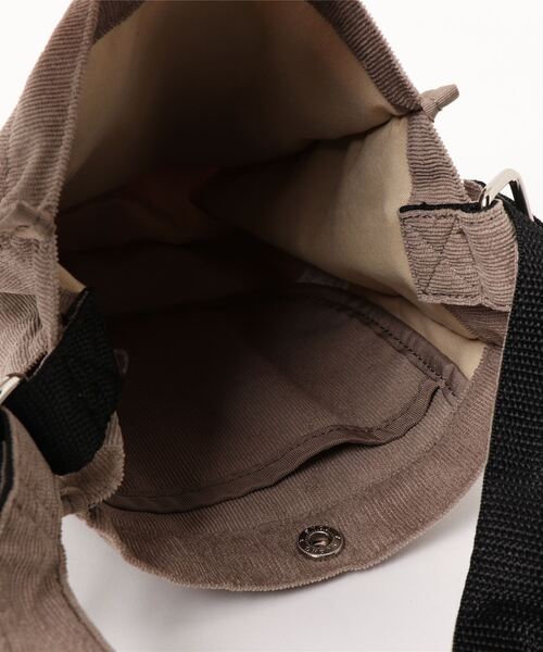 CAMP7（キャンプセブン）の「【CAMP7】コーデュロイロゴショルダーバッグ（ショルダーバッグ・レディース・ベージュ/カーキブラウン・ONE SIZE）」の3枚目の写真