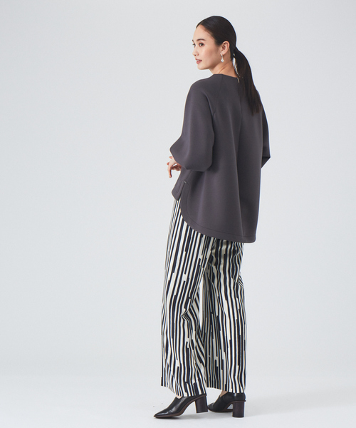 qualite（カリテ）の「フォルムエアリーカットソー（スウェット・レディース・ベージュ/ダークグリーン/チャコールグレー/ピンクベージュ・フリー）」の7枚目の写真