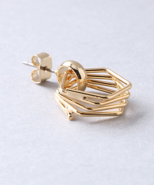 Manon's Selection(マノンズセレクション)の「ペンタゴンキャッチピアス(ピアス(両耳用)・レディース・シルバー/ゴールド・ONE SIZE)」の5枚目の写真