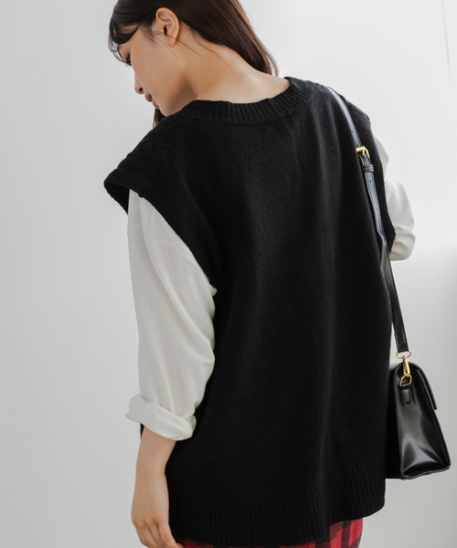 Edit Sheen（エディットシーン）の「ケーブル編みVネックニットベスト（ニット/セーター・レディース・ブラック/グレー/モカ・MEDIUM）」の15枚目の写真