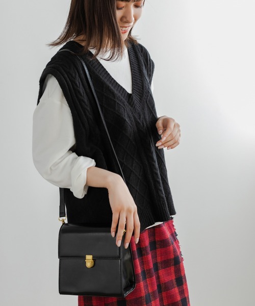 Edit Sheen（エディットシーン）の「ケーブル編みVネックニットベスト（ニット/セーター・レディース・ブラック/グレー/モカ・MEDIUM）」の16枚目の写真