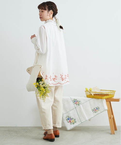 ☆美品☆chambre de charme 花柄ブラウス chambre de charme（シャンブルドゥシャーム）の「cdc お花図鑑刺繍