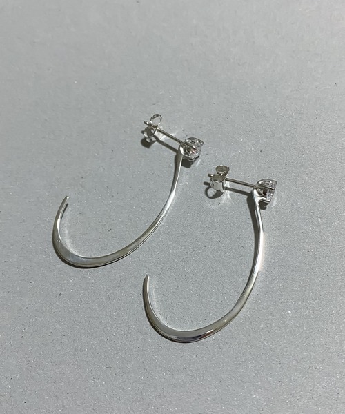 Blanche(ブランシュ)の「Blanche ブランシュ フープデザイクリアストーンピアス Rouje(ルージュ) SILVER(ピアス(両耳用)・レディース・シルバー・FREE)」の5枚目の写真