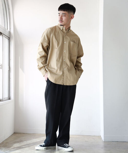 BEAMS（ビームス）の「BEAMS / ワーク イージー ボタンダウン シャツ（シャツ/ブラウス・メンズ・ベージュ/ブルー・SMALL/MEDIUM/LARGE/X-LARGE）」の4枚目の写真
