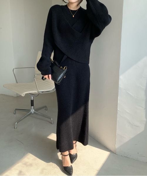 emi+（エミプラス）の「レイヤード風フロントクロスニットワンピース（ワンピース・レディース・アイボリー/ブラック/カーキ/ブルーグレー/チャコールグレー/ベージュ/ブラウン/ボルドー/ネイビー・FREE）」の13枚目の写真