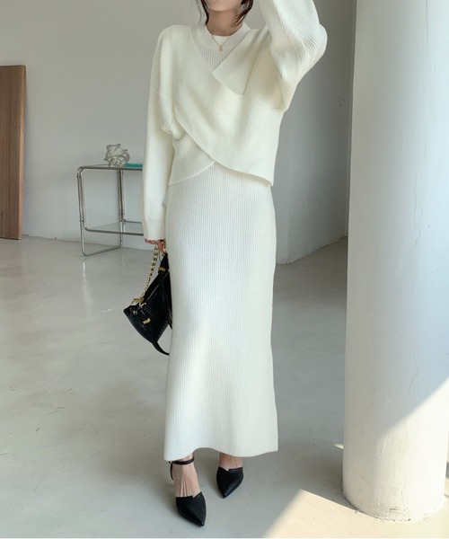 emi+（エミプラス）の「レイヤード風フロントクロスニットワンピース（ワンピース・レディース・アイボリー/ブラック/カーキ/ブルーグレー/チャコールグレー/ベージュ/ブラウン/ボルドー/ネイビー・FREE）」の20枚目の写真