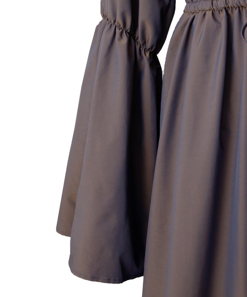 MIELI INVARIANT（ミエリインヴァリアント）の「Taffeta Aurora Blouse Dress（ワンピース・レディース・ブラウン/マスタード・FREE）」の10枚目の写真