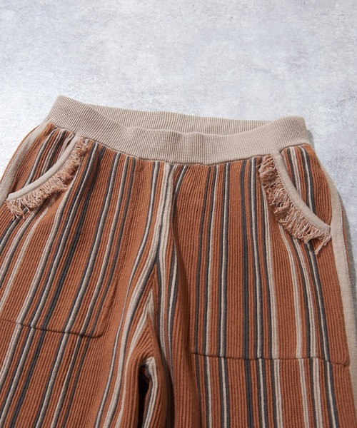 TOBILA(トビラ)の「ストライプ ニットパンツ(その他パンツ・レディース・ベージュ/ネイビー/キャメル・M)」の19枚目の写真