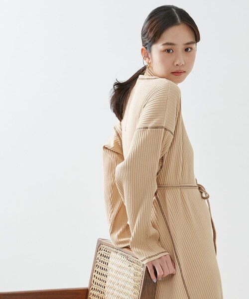 Firsthand(ファーストハンド)の「Baserange/ベースレンジ SHAW KAFTAN / ラップディティールカットワンピース(ワンピース・レディース・ベージュ/ブラウン・X-SMALL)」の22枚目の写真