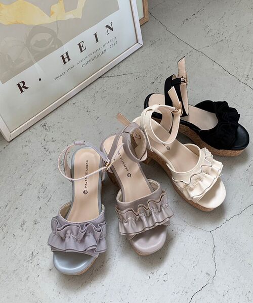 MAJESTIC LEGON（マジェスティックレゴン）の「フカフカフリルサンダル（サンダル・レディース・アイボリー/ライトグレー/グレイッシュベージュ/ブラック・LARGE/X-LARGE/SMALL/MEDIUM）」の4枚目の写真