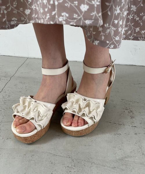 MAJESTIC LEGON（マジェスティックレゴン）の「フカフカフリルサンダル（サンダル・レディース・アイボリー/ライトグレー/グレイッシュベージュ/ブラック・LARGE/X-LARGE/SMALL/MEDIUM）」の9枚目の写真