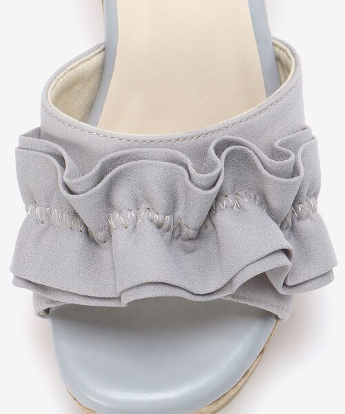 MAJESTIC LEGON（マジェスティックレゴン）の「フカフカフリルサンダル（サンダル・レディース・アイボリー/ライトグレー/グレイッシュベージュ/ブラック・LARGE/X-LARGE/SMALL/MEDIUM）」の19枚目の写真