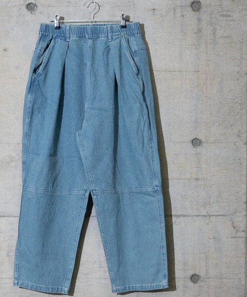 JOHN'S CLOSET(ジョンズクローゼット)の「【i】ツイル切り替えバルーンパンツ(その他パンツ・メンズ・オフホワイト/サックスブルー/ブラック/ベージュ/マスタード/グリーン/ワンウォッシュ/ブルー・MEDIUM/LARGE/X-LARGE)」の1枚目の写真
