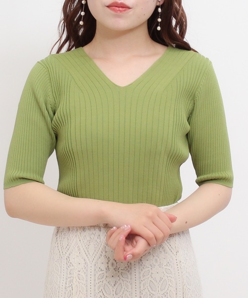 ASTORIA ODIER(アストリアオディール)の「ランダムリブⅤネックプルオーバー(ニット/セーター・レディース・ホワイト/ネイビー/グリーン/アイボリー/マジェンタ・SMALL/MEDIUM/LARGE)」の4枚目の写真