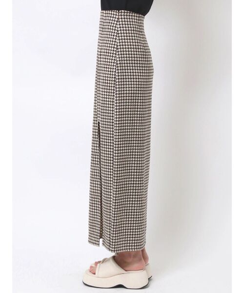 EMODA（エモダ）の「ストレートスリットロングスカート（スカート・レディース・ブラック/その他/アイボリー・SMALL/MEDIUM）」の4枚目の写真