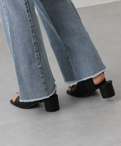 COLONY 2139（コロニートゥーワンスリーナイン）の「トングブーツサンダル（サンダル・レディース・ブラック/ベージュ/オフホワイト・22.5/23.5/24.5）」の11枚目の写真