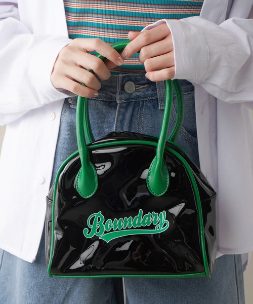 SPINNS（スピンズ）の「BAUNDAYロゴ エナメルミニボストンバッグ