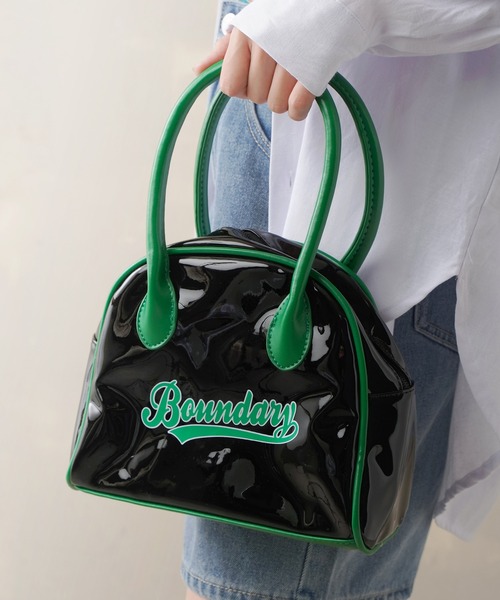 SPINNS（スピンズ）の「BAUNDAYロゴ エナメルミニボストンバッグ