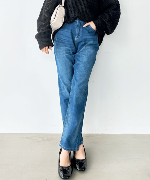 GeeRA(ジーラ)の「美脚シルエットテーパードデニムパンツ(デニムパンツ・レディース・インディゴブルー/ブラック/ライトブルー/ブルー・67/73/61/64/70)」の11枚目の写真
