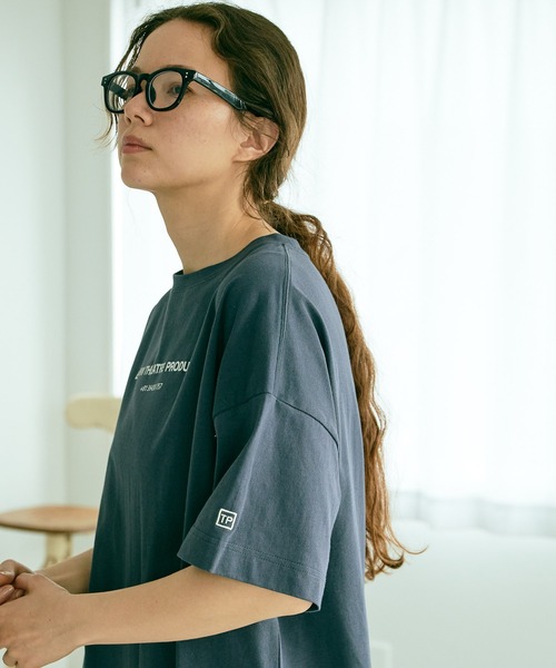 THEATRE PRODUCTS（シアタープロダクツ）の「【THEATRE PRODUCTS BORWN】ロゴプリントカットソーワンピース（ワンピース・レディース・ネイビー/グレー/グレイッシュベージュ・FREE）」の11枚目の写真