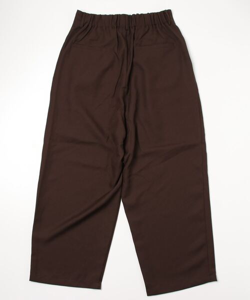 Confirm(コンファーム)の「Confirm / コンファーム タックワイドパンツ(スラックス・メンズ・アイボリー/ブラック/ブラウン/グリーン・L/M)」の5枚目の写真