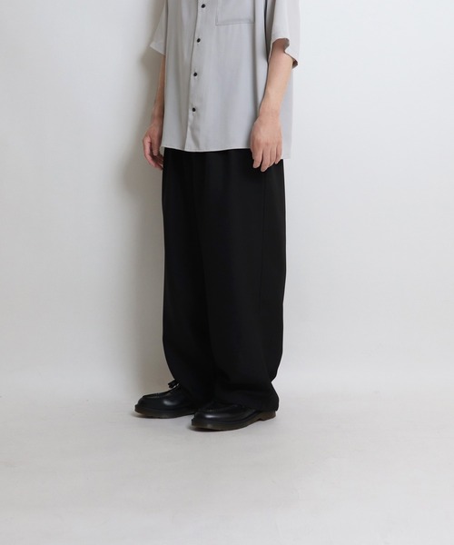 Confirm(コンファーム)の「Confirm / コンファーム タックワイドパンツ(スラックス・メンズ・アイボリー/ブラック/ブラウン/グリーン・L/M)」の6枚目の写真