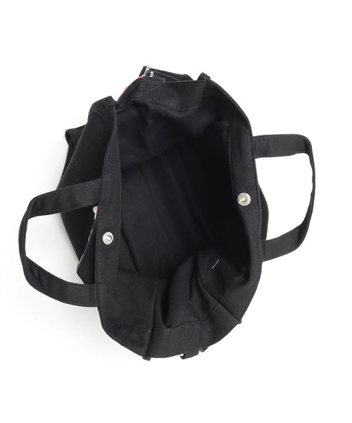 FILA（フィラ）の「FILA×PEANUTS/フィラ×ピーナッツ 2WAY バッグ スヌーピー 綿 キャンバス スナップ釦 ボタン トートバッグ ハンドバッグ ショルダートート（トートバッグ・レディース・ブラック/オフホワイト・FREE）」の4枚目の写真