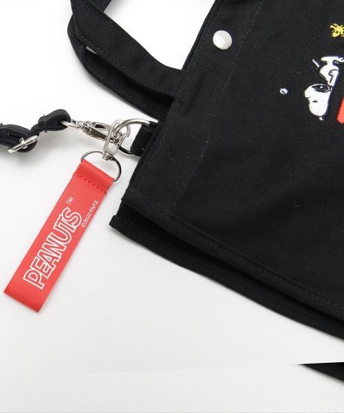 FILA（フィラ）の「FILA×PEANUTS/フィラ×ピーナッツ 2WAY バッグ スヌーピー 綿 キャンバス スナップ釦 ボタン トートバッグ ハンドバッグ ショルダートート（トートバッグ・レディース・ブラック/オフホワイト・FREE）」の9枚目の写真