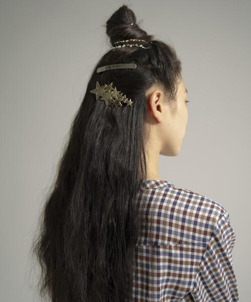 To b. by agnes b.（トゥービーバイアニエスベー）の「WT22 BARRETTE ロゴバレッタ（その他ヘアアクセサリー・レディース・ゴールド・FREE）」の5枚目の写真
