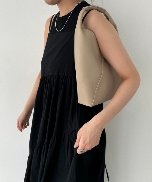 EFOLE（エフォル）の「Onehandle handbag / ワンハンドル ハンドバッグ（ハンドバッグ・レディース・ブラック/ベージュ/ブラウン/ベージュ系その他2/オフホワイト・FREE）」の18枚目の写真