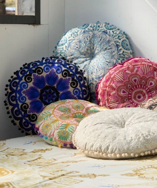 チャイハネ（チャイハネ）の「【チャイハネ】カシュールラウンドクッション（クッション/クッションカバー・レディース・ホワイト/ベージュ/ネイビー/グレー/ピンク/ブルー/レインボー・FREE）」の14枚目の写真