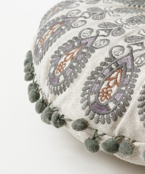 チャイハネ（チャイハネ）の「【チャイハネ】カシュールラウンドクッション（クッション/クッションカバー・レディース・ホワイト/ベージュ/ネイビー/グレー/ピンク/ブルー/レインボー・FREE）」の18枚目の写真