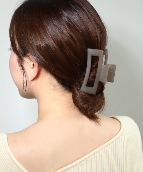 ANEMONE(アネモネ)の「スクエアカラーバンス(バレッタ/ヘアクリップ・レディース・ネイビー/ピンク/オレンジ/グリーン/アイボリー/グレー/ブラウン/ベージュ・FREE)」の3枚目の写真