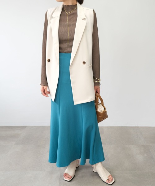 ANDJ(アンドジェイ)の「【2022/AW】楊柳プリーツシアートップス(Tシャツ/カットソー・レディース・ブラック/ブラウン/アイボリー・M)」の9枚目の写真