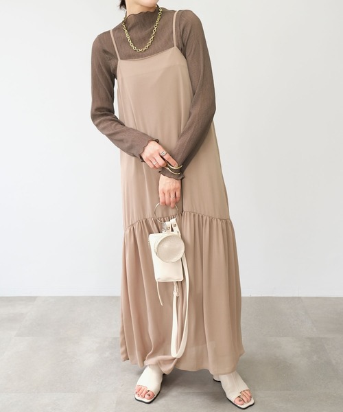 ANDJ(アンドジェイ)の「【2022/AW】楊柳プリーツシアートップス(Tシャツ/カットソー・レディース・ブラック/ブラウン/アイボリー・M)」の6枚目の写真