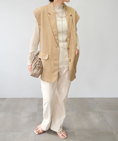 ANDJ(アンドジェイ)の「【2022/AW】楊柳プリーツシアートップス(Tシャツ/カットソー・レディース・ブラック/ブラウン/アイボリー・M)」の7枚目の写真