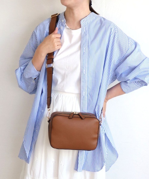 MIAN (ミアン)の「BELLIS / スクエアショルダーバッグ(ショルダーバッグ・レディース・ブラック/ブラウン/グリーン/アイボリー・FREE)」の4枚目の写真