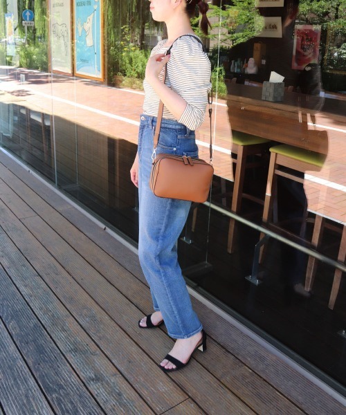 MIAN (ミアン)の「BELLIS / スクエアショルダーバッグ(ショルダーバッグ・レディース・ブラック/ブラウン/グリーン/アイボリー・FREE)」の16枚目の写真