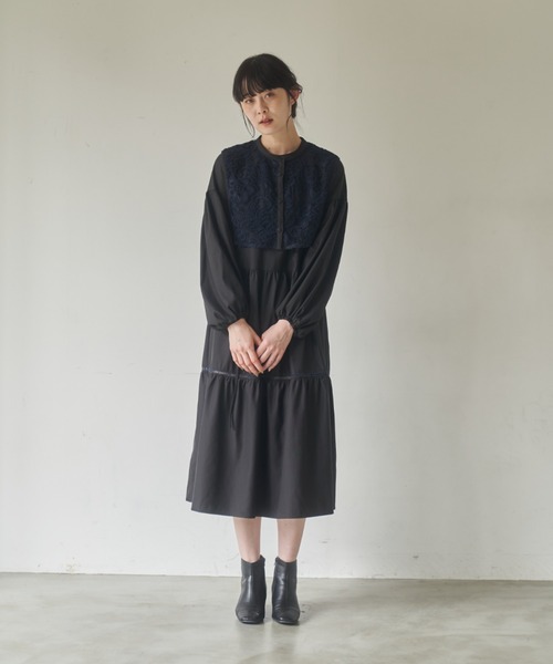 idem（イデム）の「lace vest × tiered onepiece/レースベストレイヤードワンピース（ワンピース・レディース・ブラック/ベージュ・FREE）」の3枚目の写真