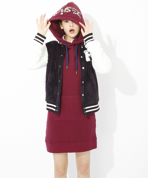 X-girl(エックスガール)の「LOGO SWEAT HOODIE DRESS(ワンピース・レディース・ブラック/アッシュ/バーガンディー/ネイビー・1/2)」の11枚目の写真