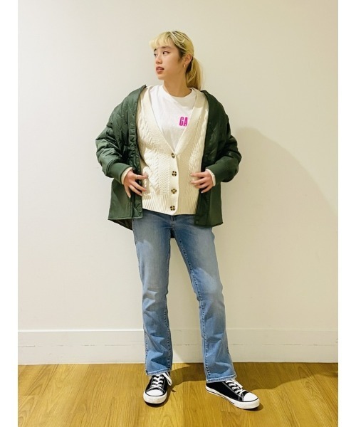 GAP（ギャップ）の「ウォッシュウェル ミッドライズ スプリットヘム ヴィンテージ スリムデニム（デニムパンツ・レディース・ライトインディゴブルー・25/26/23/24/27/28/29/30）」の8枚目の写真