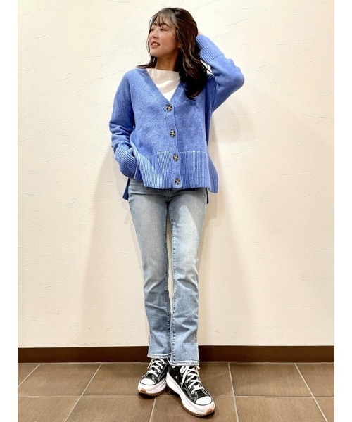 GAP（ギャップ）の「ウォッシュウェル ミッドライズ スプリットヘム ヴィンテージ スリムデニム（デニムパンツ・レディース・ライトインディゴブルー・25/26/23/24/27/28/29/30）」の11枚目の写真