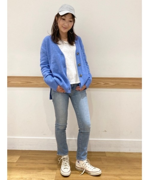GAP（ギャップ）の「ウォッシュウェル ミッドライズ スプリットヘム ヴィンテージ スリムデニム（デニムパンツ・レディース・ライトインディゴブルー・25/26/23/24/27/28/29/30）」の9枚目の写真