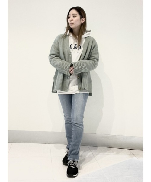 GAP（ギャップ）の「ウォッシュウェル ミッドライズ スプリットヘム ヴィンテージ スリムデニム（デニムパンツ・レディース・ライトインディゴブルー・25/26/23/24/27/28/29/30）」の16枚目の写真