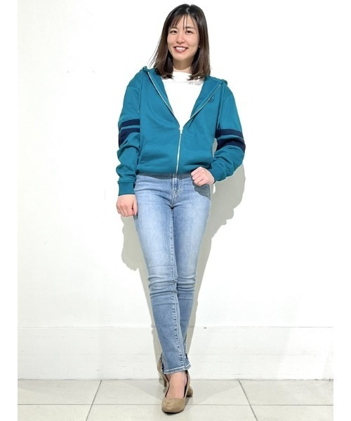GAP（ギャップ）の「ウォッシュウェル ミッドライズ スプリットヘム ヴィンテージ スリムデニム（デニムパンツ・レディース・ライトインディゴブルー・25/26/23/24/27/28/29/30）」の15枚目の写真