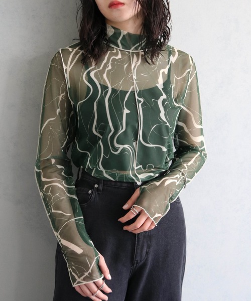 cheriella（シェリエラ）の「【cheriella】WEB限定フィンガーホールマーブルハイネックシアートップス長袖（Tシャツ/カットソー・レディース・ブラック/グレイッシュベージュ/ブルー/カーキ/グレー系その他/グレー/ブルーグリーン/ワイン・M）」の6枚目の写真