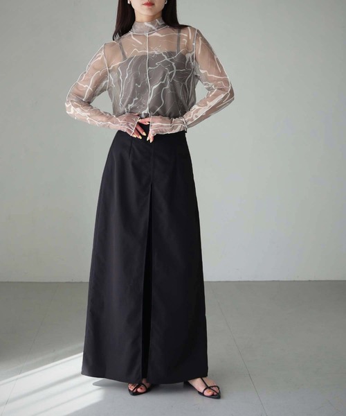 cheriella（シェリエラ）の「【cheriella】WEB限定フィンガーホールマーブルハイネックシアートップス長袖（Tシャツ/カットソー・レディース・ブラック/グレイッシュベージュ/ブルー/カーキ/グレー系その他/グレー/ブルーグリーン/ワイン・M）」の16枚目の写真